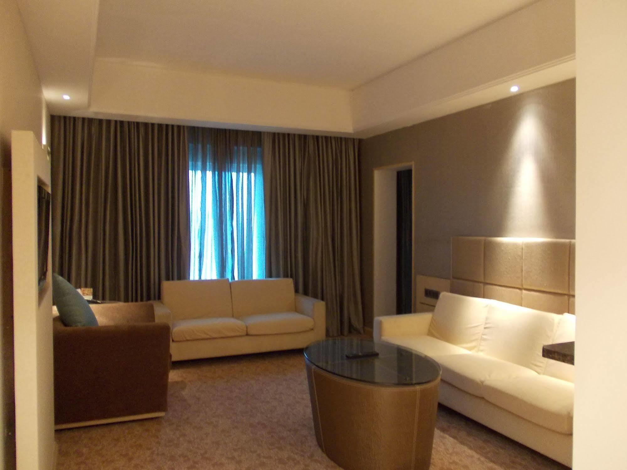 Hotel Radisson Hitec Hyderabad