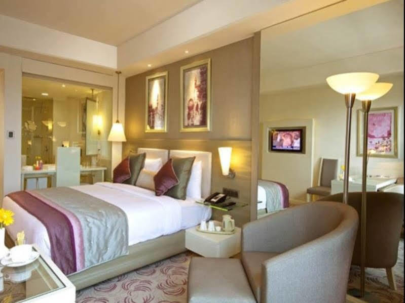 Radisson Hitec